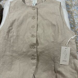 Joie Natural Linen Vest pre
Loved
- had to wear it